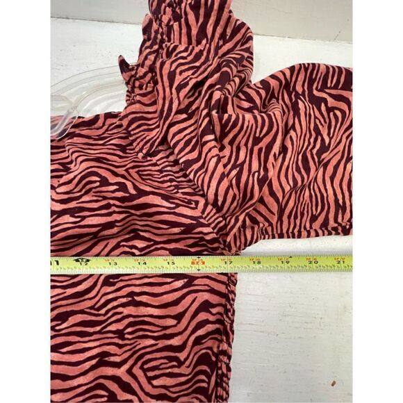 Loft NWT Animal Print Peplum Ruffled Blouse Size L - Picture 8 of 8